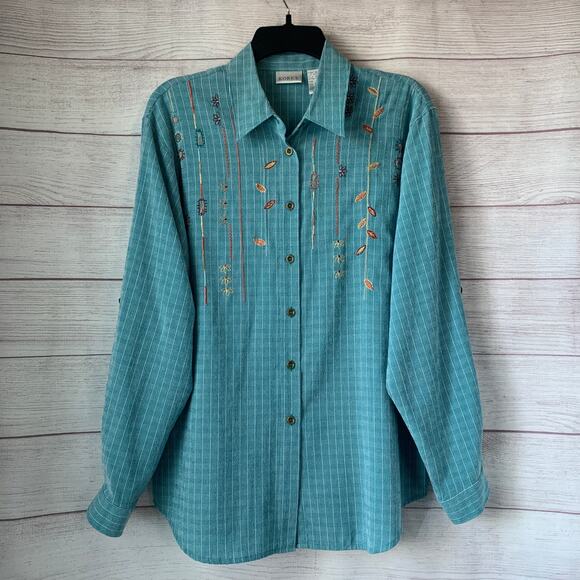 Vintage Koret Teal Blue Button Up Shirt Embroider Flowers Roll Tab Sleeves Small - Picture 2 of 16